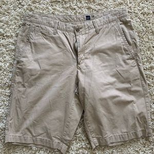 Gap Men’s Khaki Shorts